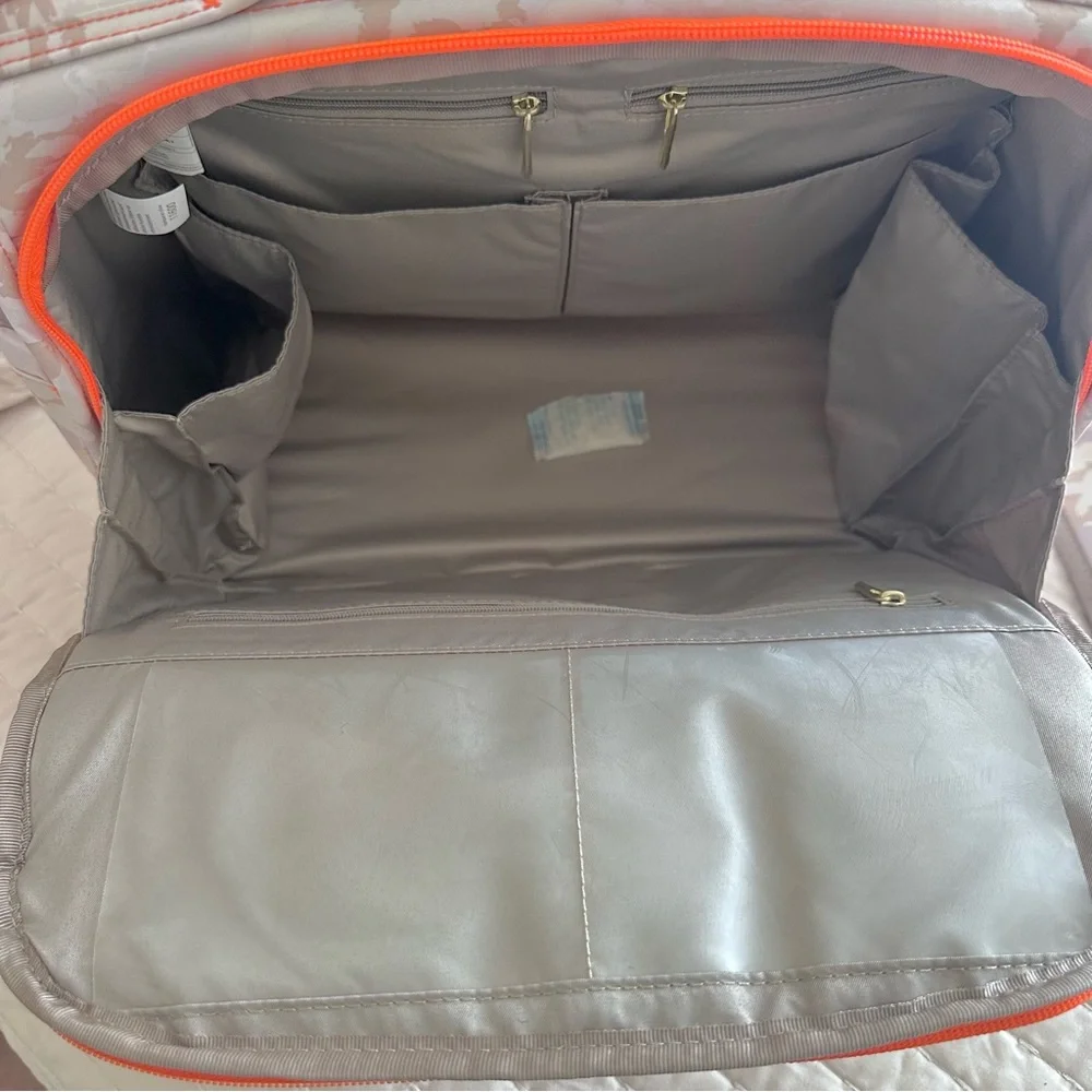NWT Retired Jujube BFF Camo Convertible Travel Backpack/Messenger Diaper Bag